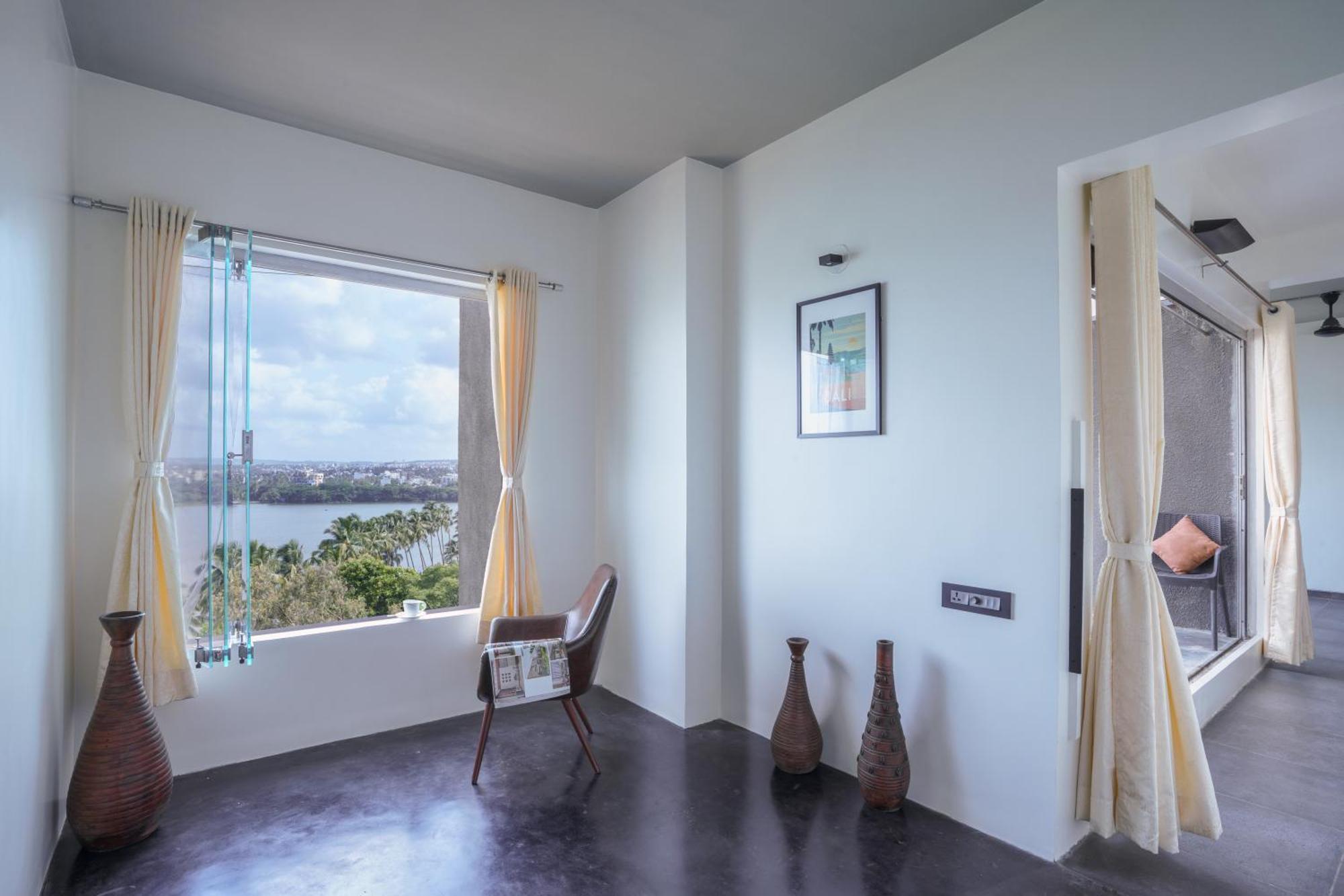 Grey Stone - Lakefront Penthouse Family Rooms Kolhapur Exterior foto